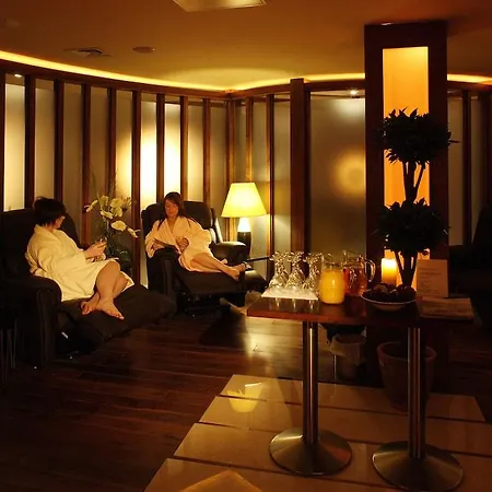 Whites Of Hotel
